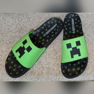 Minecraft men's Size 5-6 sandals